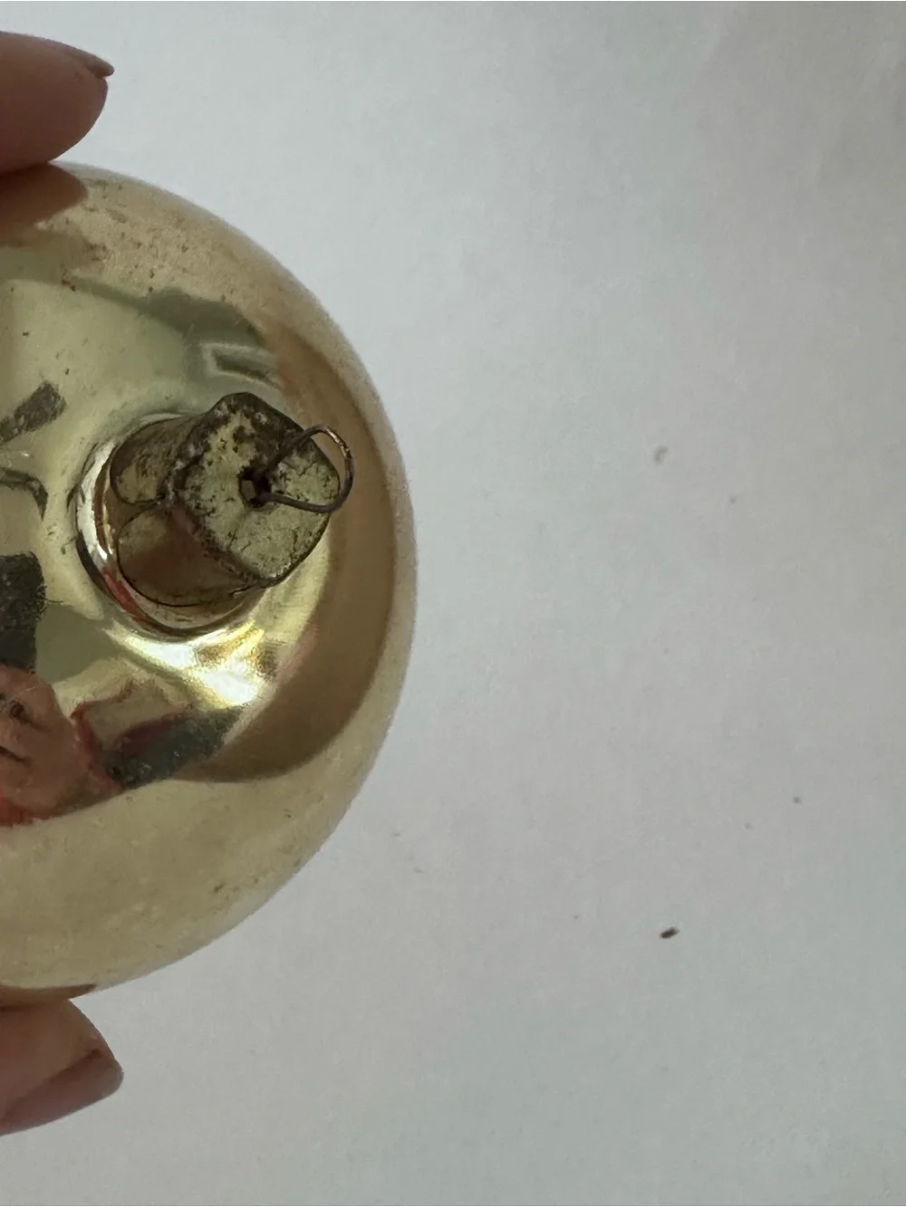 VINTAGE LIGHT GOLD ORNAMENT 3